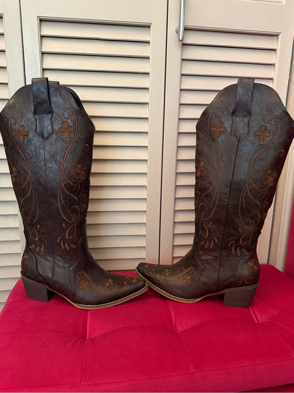 💕WESTERN FLORAL EMBROIDERED BOOTS💕